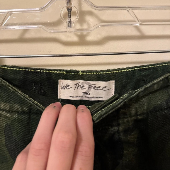 NWOT Free People Commander Cutoff Printed Shorts - Army - SIZE 2 - Picture 7 of 7